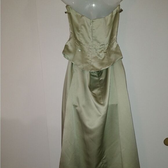 Impressions Satin Lime Green Skirt Set - Picture 3 of 12